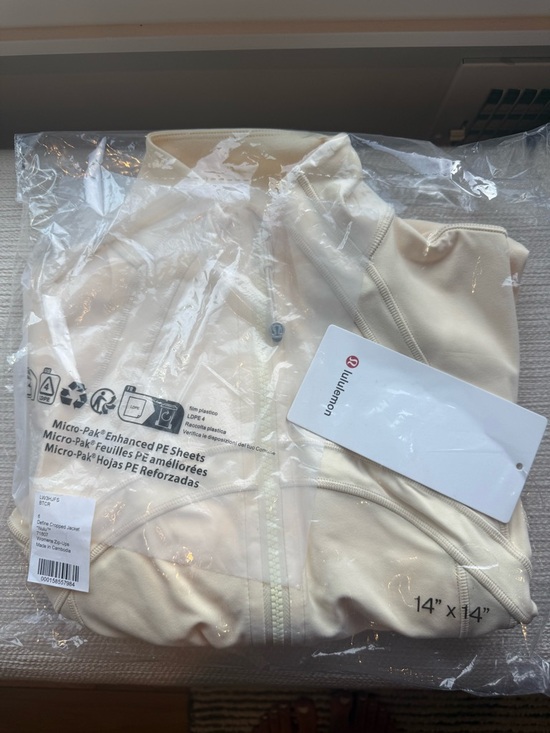 lululemon athletica Tops - lululemon buttercream cropped define jacket